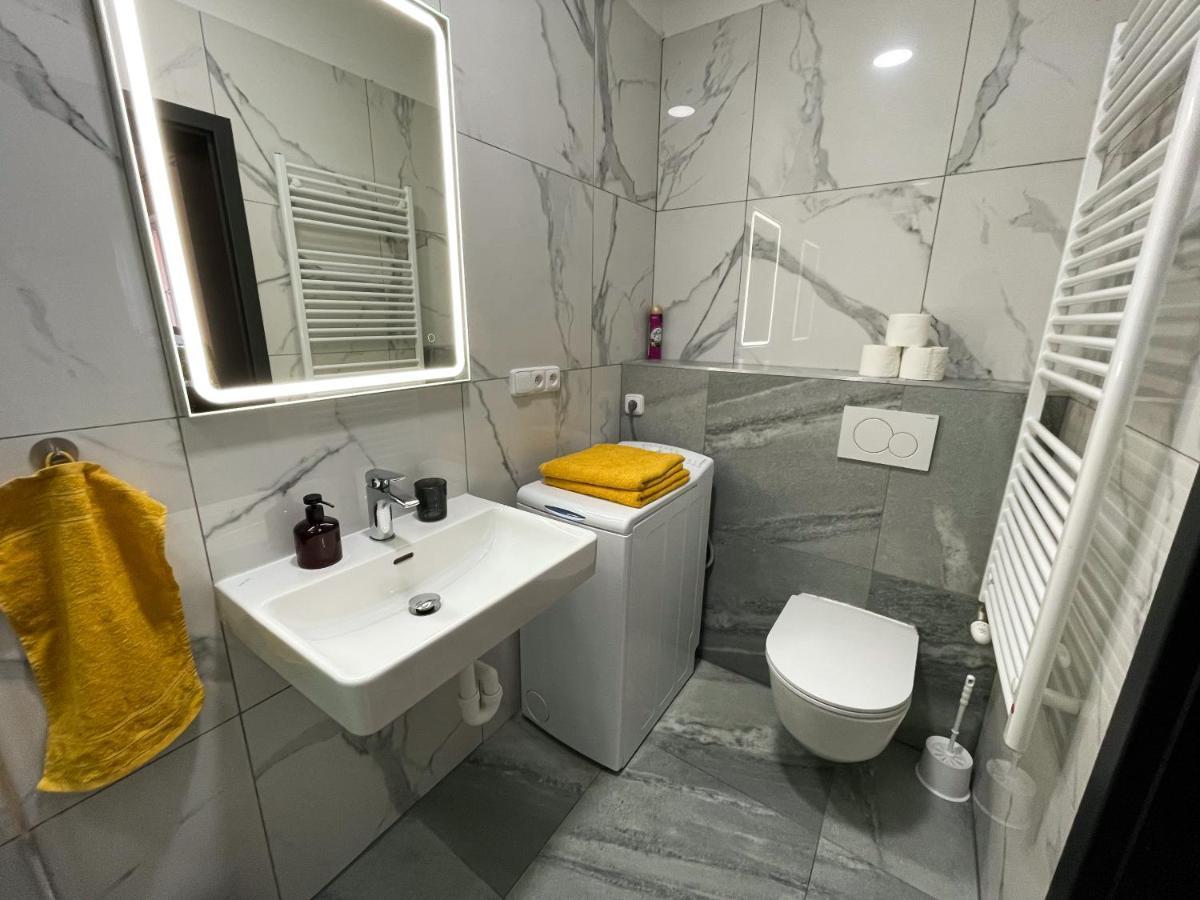 Modern Living In Centre