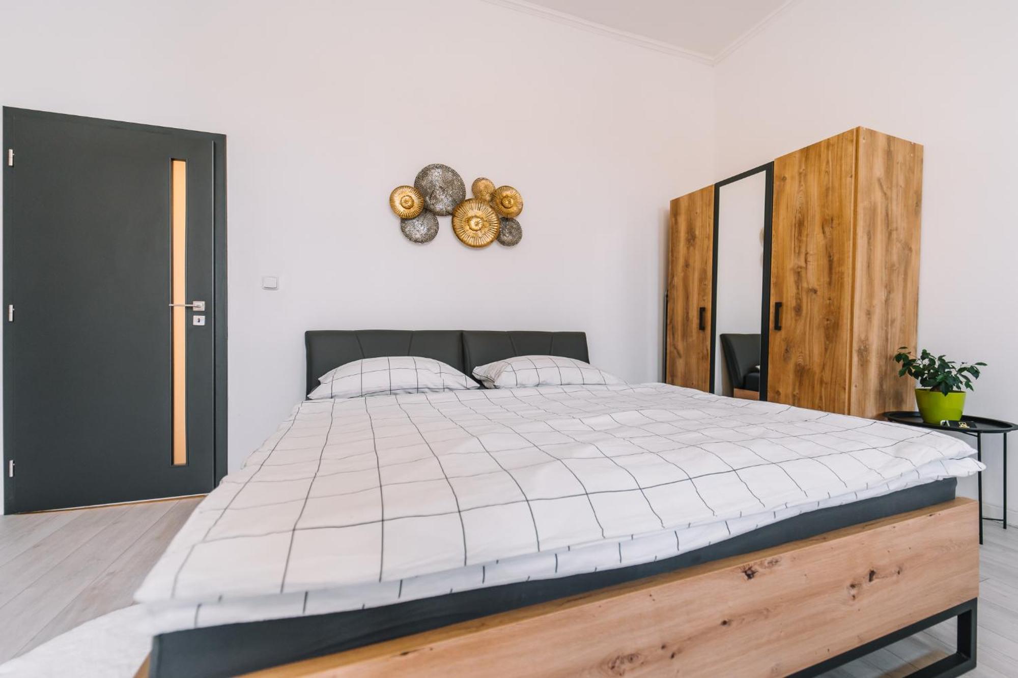 Апартаменти Modern Living In Centre *