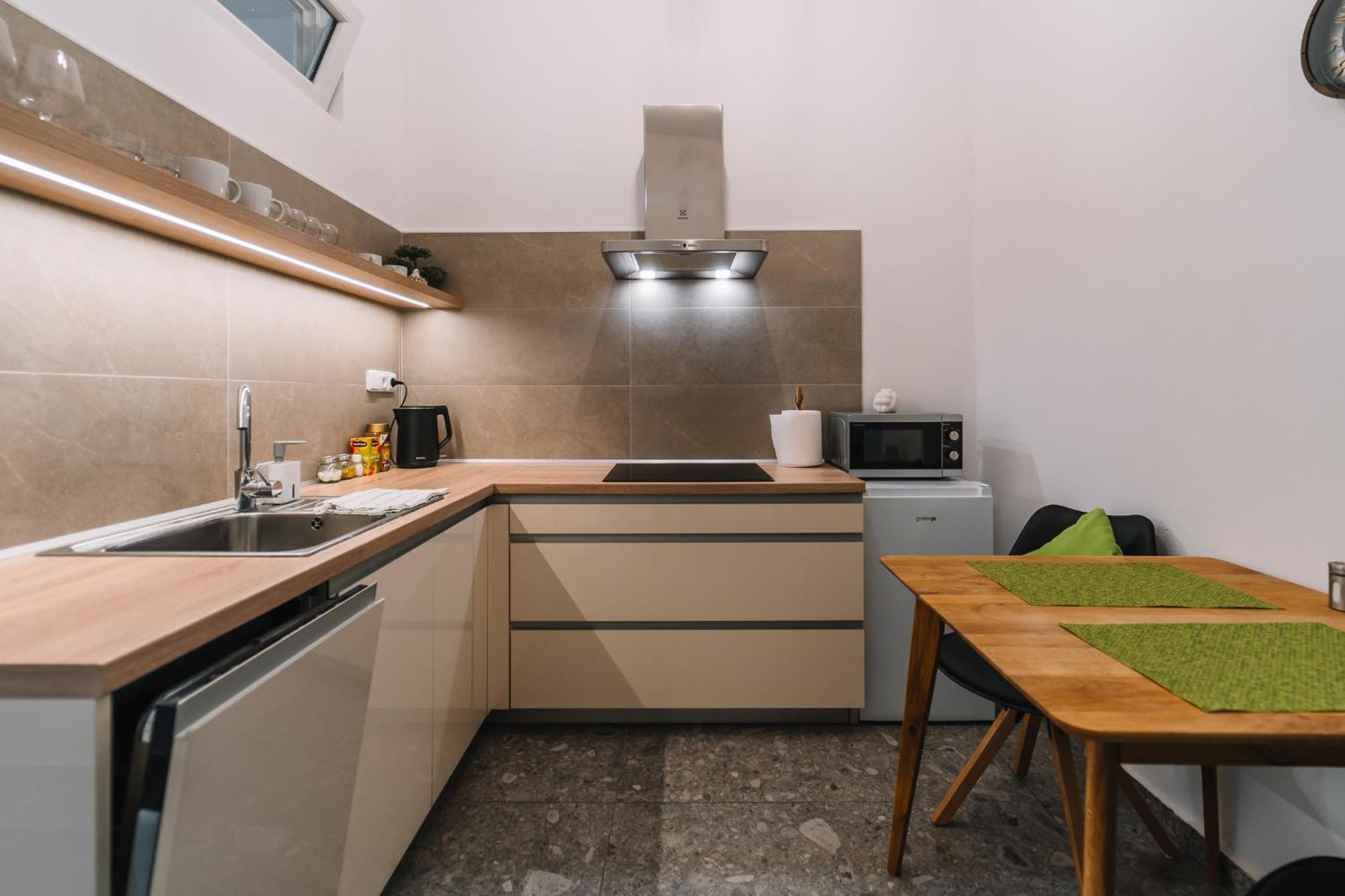 Modern Living In Centre